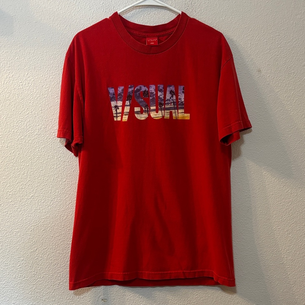 Visual Red Graphic T-Shirt